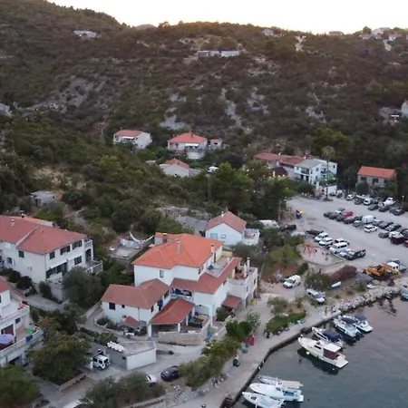 Apartment 1 - First Sea Row *
