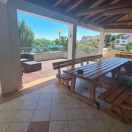1 - First Sea Row Appartement